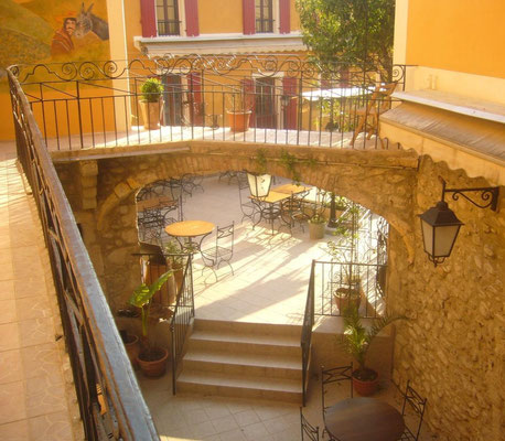 ancien relais de diligences dans les cévennes